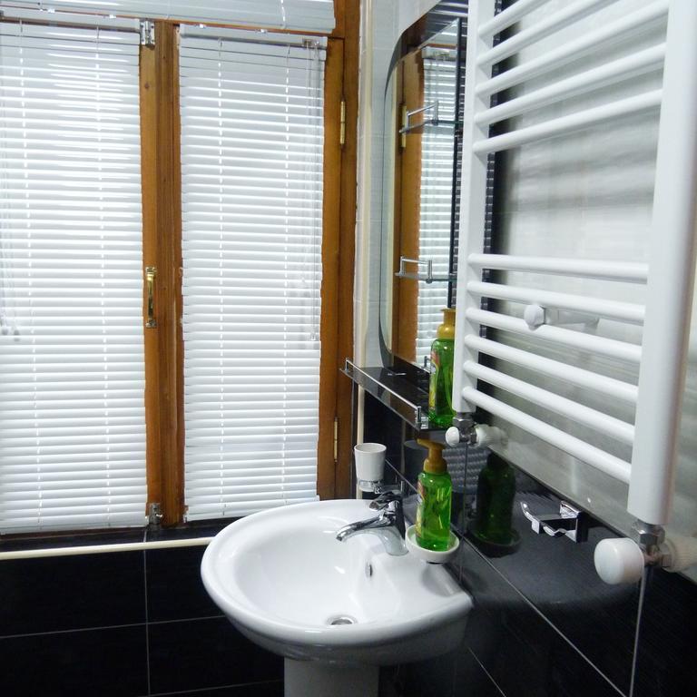 Anano Apartment On Botanikuri Тбілісі Номер фото