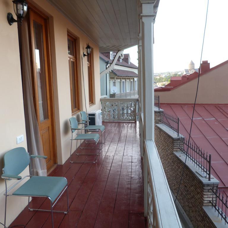 Anano Apartment On Botanikuri Тбілісі Номер фото