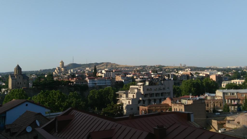 Anano Apartment On Botanikuri Тбілісі Номер фото
