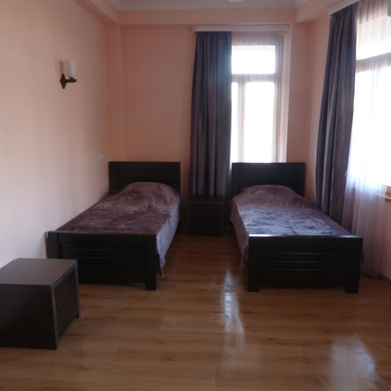 Anano Apartment On Botanikuri Тбілісі Номер фото
